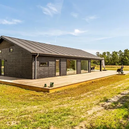 Mads - 700m From The Sea By Interhome